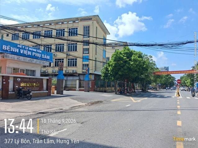 Khu vực cổng Bệnh viện Phụ sản Thái Bình thông thoáng sau khi lực lượng công an vào cuộc. Ảnh chụp lúc 13 giờ 44 phút ngày 18.9.2026, do Công an Phường cung cấp.